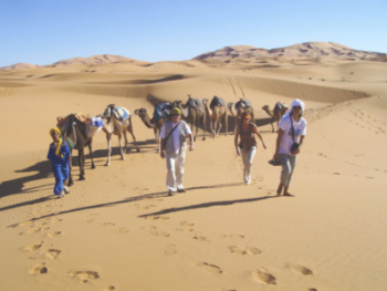 Photo d'un trekking dans le désert par Sud Maroc Découverte